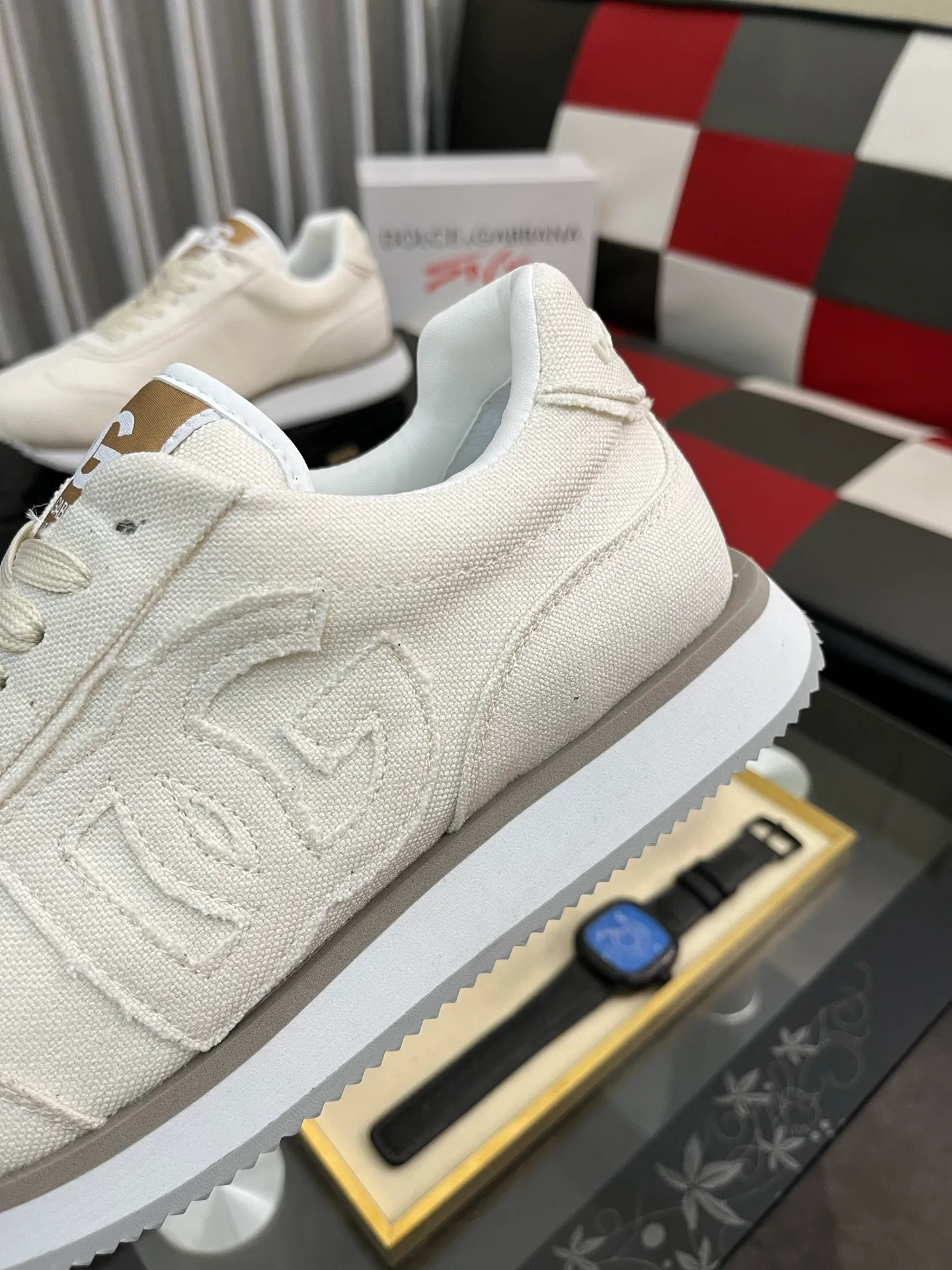 Men's shoes 💰458⌚️⌚️DG's latest popular casual shoes 🔥🔥, the tongue has the brand's iconic details, and the combination of silk cowhide and cow suede enhances the style. Fashionable and versatile, it can complement any look. Create an exquisite design with unique dynamic vitality and modern atmosphere, showing modern elegance. Size: 36-464️⃣colors available